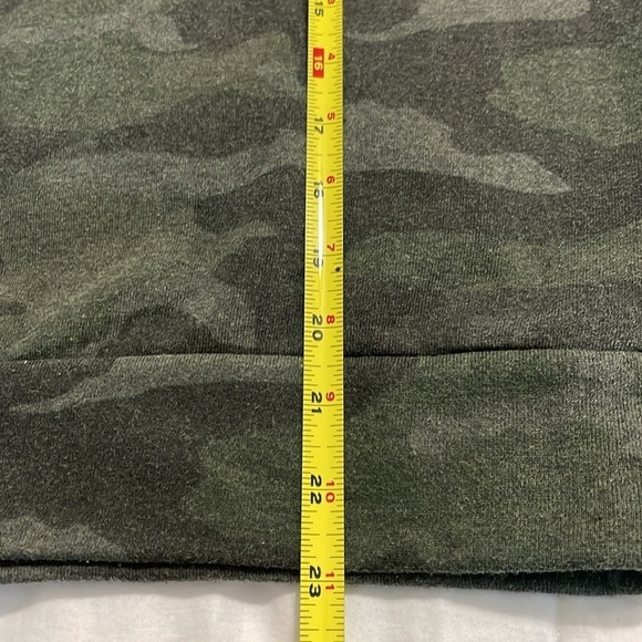 O’NEIL | Camo | Crewneck| Long Sleeve| Sweatshirt | Size S - Picture 10 of 13